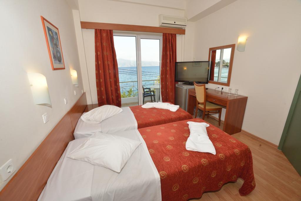 Kiani Akti Hotel 2*